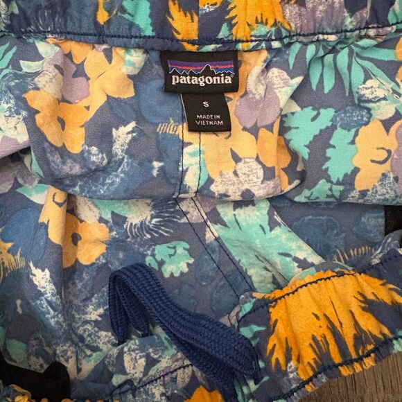 Patagonia Barely Baggies 2.5" Inseam Shorts Neo Tropics Channel Blue Size Small - Picture 4 of 6
